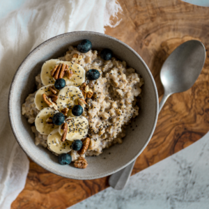 Oatmeal with blueberries